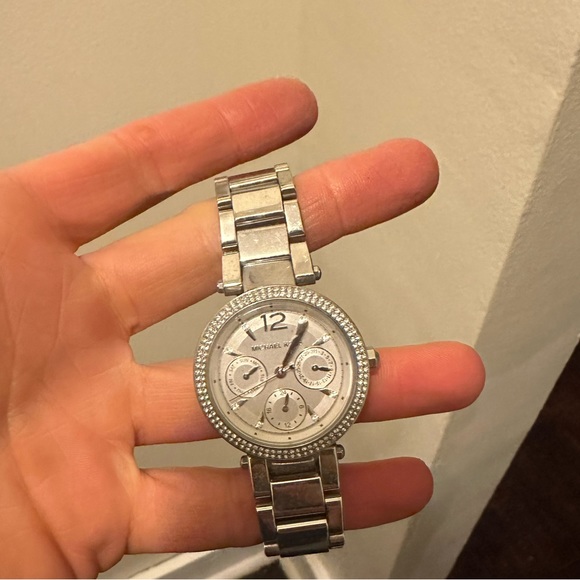 Michael Kors Watch - Picture 4 of 4